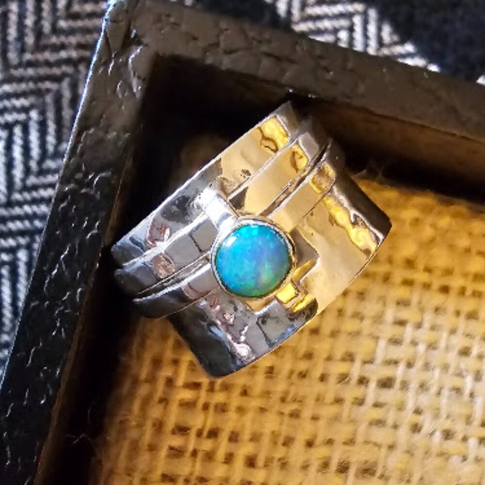 Retired Silpada Hammered .925 Sterling Silver Ring (R0897)